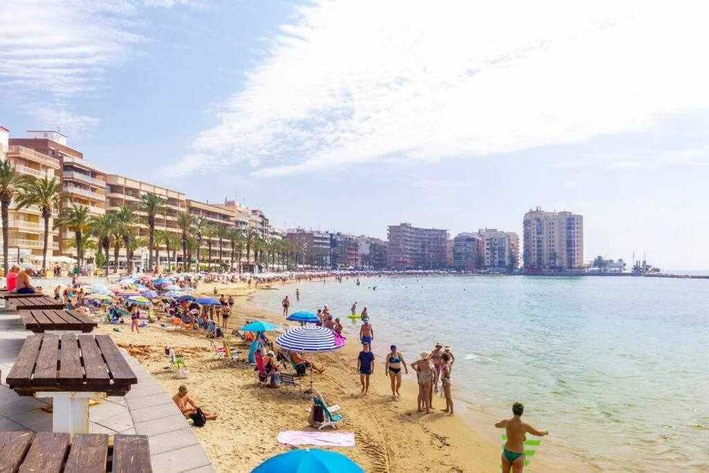 Apartamento Pink Maritimo Torrevieja Zewnętrze zdjęcie